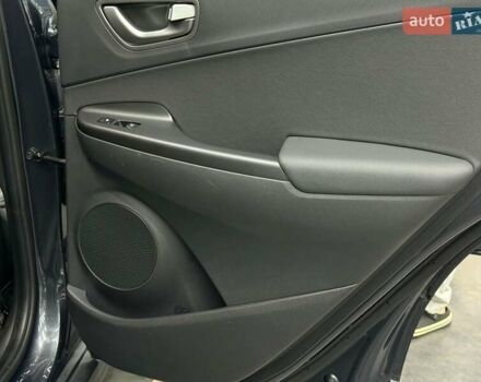 Сірий Хендай Kona Electric, об'ємом двигуна 0 л та пробігом 89 тис. км за 18340 $, фото 25 на Automoto.ua