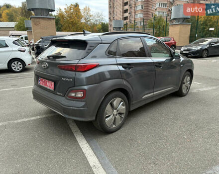 Серый Хендай Kona Electric, объемом двигателя 0 л и пробегом 117 тыс. км за 18800 $, фото 5 на Automoto.ua