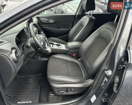 Серый Хендай Kona Electric, объемом двигателя 0 л и пробегом 167 тыс. км за 17700 $, фото 48 на Automoto.ua
