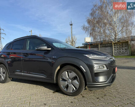 Серый Хендай Kona Electric, объемом двигателя 0 л и пробегом 69 тыс. км за 19300 $, фото 6 на Automoto.ua