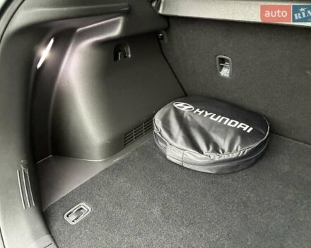 Серый Хендай Kona Electric, объемом двигателя 0 л и пробегом 78 тыс. км за 19500 $, фото 41 на Automoto.ua