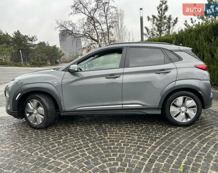 Сірий Хендай Kona Electric, об'ємом двигуна 0 л та пробігом 61 тис. км за 15780 $, фото 5 на Automoto.ua