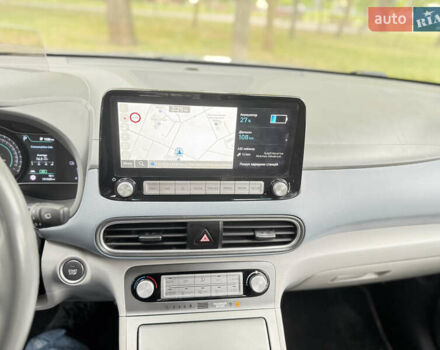 Серый Хендай Kona Electric, объемом двигателя 0 л и пробегом 135 тыс. км за 18999 $, фото 11 на Automoto.ua