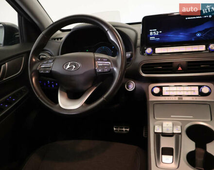 Серый Хендай Kona Electric, объемом двигателя 0 л и пробегом 155 тыс. км за 17400 $, фото 5 на Automoto.ua