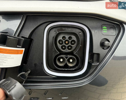 Серый Хендай Kona Electric, объемом двигателя 0 л и пробегом 52 тыс. км за 19000 $, фото 36 на Automoto.ua