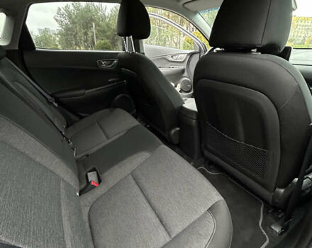 Сірий Хендай Kona Electric, об'ємом двигуна 0 л та пробігом 61 тис. км за 15780 $, фото 30 на Automoto.ua