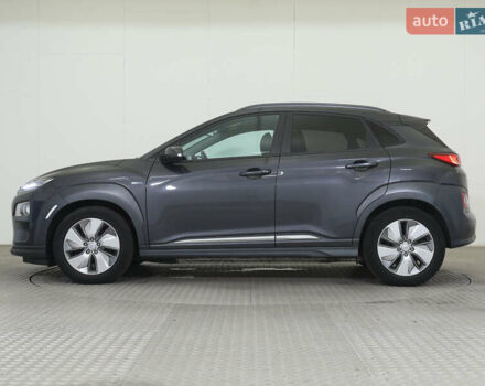 Серый Хендай Kona Electric, объемом двигателя 0 л и пробегом 155 тыс. км за 17400 $, фото 3 на Automoto.ua