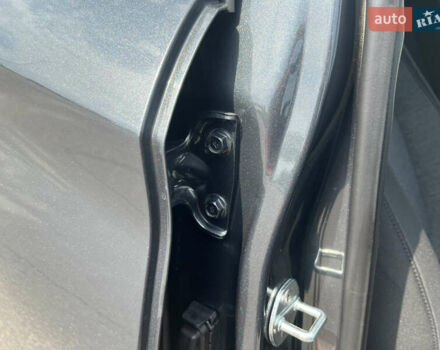 Серый Хендай Kona Electric, объемом двигателя 0 л и пробегом 49 тыс. км за 14900 $, фото 51 на Automoto.ua