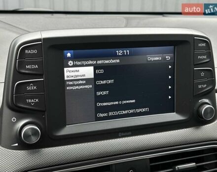 Сірий Хендай Kona Electric, об'ємом двигуна 0 л та пробігом 63 тис. км за 18500 $, фото 36 на Automoto.ua