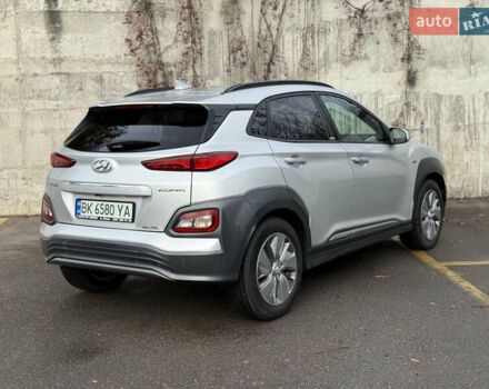 Серый Хендай Kona Electric, объемом двигателя 0 л и пробегом 26 тыс. км за 18850 $, фото 13 на Automoto.ua