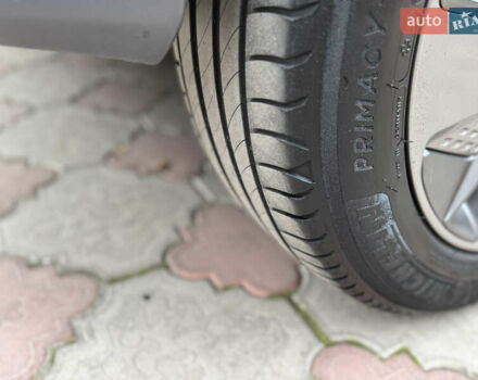 Серый Хендай Kona Electric, объемом двигателя 0 л и пробегом 106 тыс. км за 15999 $, фото 43 на Automoto.ua