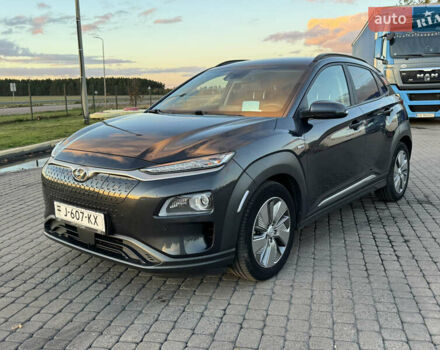 Сірий Хендай Kona Electric, об'ємом двигуна 0 л та пробігом 114 тис. км за 17999 $, фото 2 на Automoto.ua