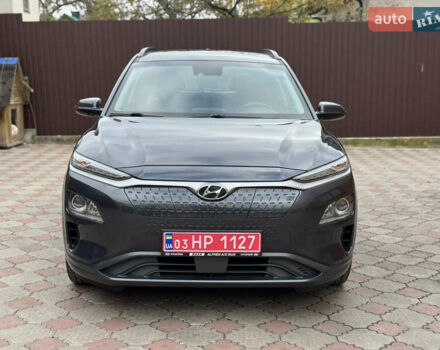 Серый Хендай Kona Electric, объемом двигателя 0 л и пробегом 106 тыс. км за 15999 $, фото 2 на Automoto.ua
