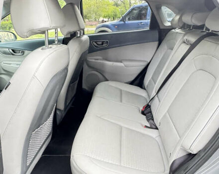 Серый Хендай Kona Electric, объемом двигателя 0 л и пробегом 135 тыс. км за 18999 $, фото 9 на Automoto.ua