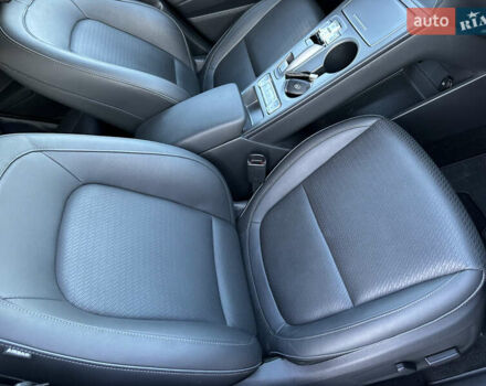 Серый Хендай Kona Electric, объемом двигателя 0 л и пробегом 109 тыс. км за 18450 $, фото 41 на Automoto.ua