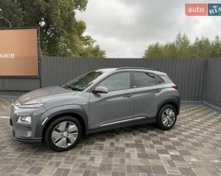 Серый Хендай Kona Electric, объемом двигателя 0 л и пробегом 40 тыс. км за 16900 $, фото 4 на Automoto.ua