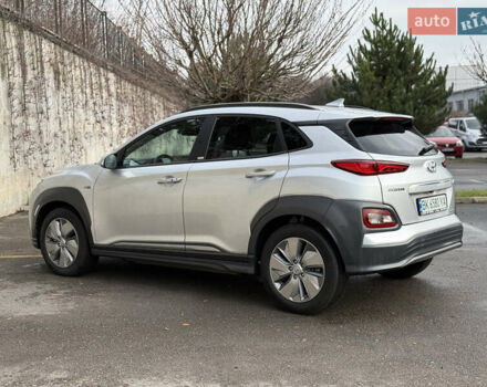 Серый Хендай Kona Electric, объемом двигателя 0 л и пробегом 26 тыс. км за 18850 $, фото 10 на Automoto.ua