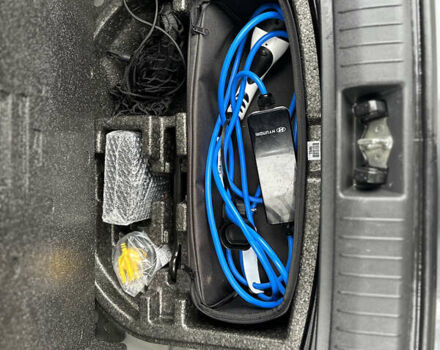 Серый Хендай Kona Electric, объемом двигателя 0 л и пробегом 158 тыс. км за 16300 $, фото 28 на Automoto.ua