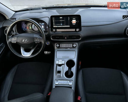 Серый Хендай Kona Electric, объемом двигателя 0 л и пробегом 159 тыс. км за 16900 $, фото 42 на Automoto.ua