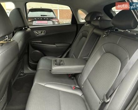 Серый Хендай Kona Electric, объемом двигателя 0 л и пробегом 78 тыс. км за 19500 $, фото 52 на Automoto.ua