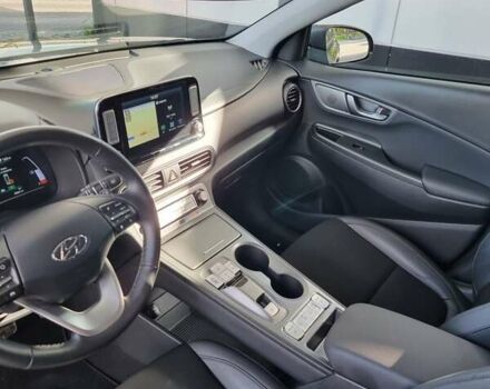 Серый Хендай Kona Electric, объемом двигателя 0 л и пробегом 42 тыс. км за 16200 $, фото 29 на Automoto.ua