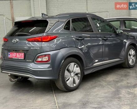 Сірий Хендай Kona Electric, об'ємом двигуна 0 л та пробігом 71 тис. км за 18465 $, фото 4 на Automoto.ua