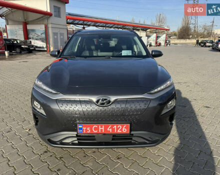 Серый Хендай Kona Electric, объемом двигателя 0 л и пробегом 69 тыс. км за 19300 $, фото 5 на Automoto.ua