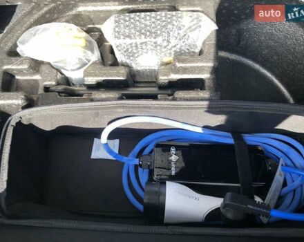 Серый Хендай Kona Electric, объемом двигателя 0 л и пробегом 135 тыс. км за 17100 $, фото 3 на Automoto.ua