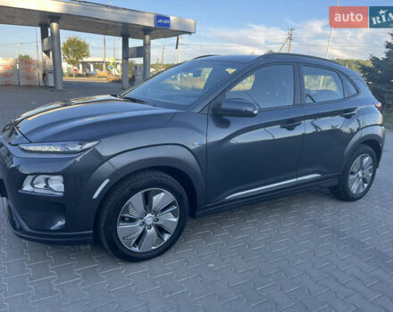 Серый Хендай Kona Electric, объемом двигателя 0 л и пробегом 31 тыс. км за 15450 $, фото 20 на Automoto.ua