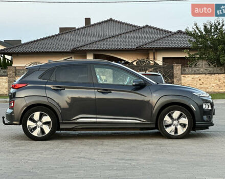 Серый Хендай Kona Electric, объемом двигателя 0 л и пробегом 159 тыс. км за 16900 $, фото 4 на Automoto.ua