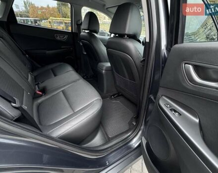 Сірий Хендай Kona Electric, об'ємом двигуна 0 л та пробігом 88 тис. км за 18700 $, фото 38 на Automoto.ua