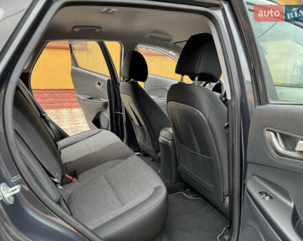 Серый Хендай Kona Electric, объемом двигателя 0 л и пробегом 106 тыс. км за 15999 $, фото 16 на Automoto.ua