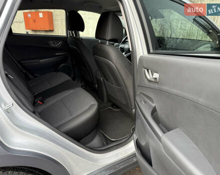 Серый Хендай Kona Electric, объемом двигателя 0 л и пробегом 26 тыс. км за 18850 $, фото 38 на Automoto.ua