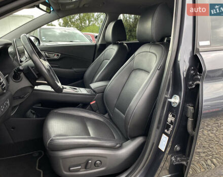 Сірий Хендай Kona Electric, об'ємом двигуна 0 л та пробігом 69 тис. км за 20900 $, фото 36 на Automoto.ua