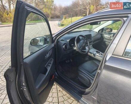 Серый Хендай Kona Electric, объемом двигателя 0 л и пробегом 122 тыс. км за 16550 $, фото 21 на Automoto.ua