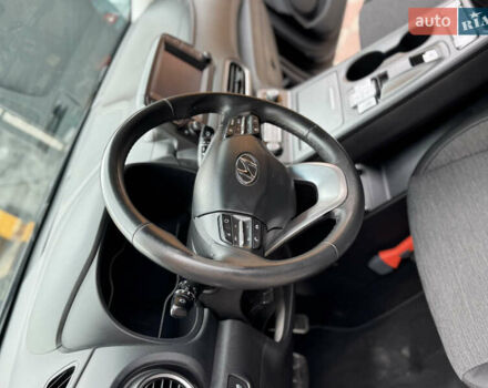 Серый Хендай Kona Electric, объемом двигателя 0 л и пробегом 106 тыс. км за 15999 $, фото 24 на Automoto.ua