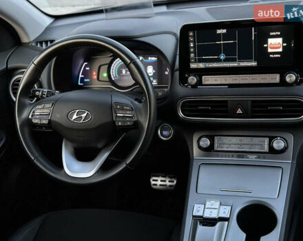 Серый Хендай Kona Electric, объемом двигателя 0 л и пробегом 159 тыс. км за 16900 $, фото 45 на Automoto.ua