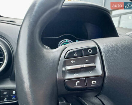 Сірий Хендай Kona Electric, об'ємом двигуна 0 л та пробігом 78 тис. км за 18900 $, фото 49 на Automoto.ua