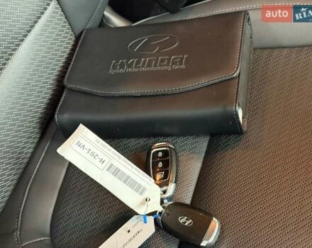 Сірий Хендай Kona Electric, об'ємом двигуна 0 л та пробігом 89 тис. км за 18340 $, фото 24 на Automoto.ua