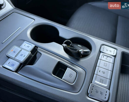 Серый Хендай Kona Electric, объемом двигателя 0 л и пробегом 109 тыс. км за 18450 $, фото 31 на Automoto.ua