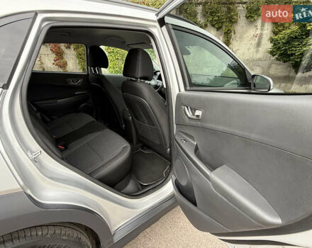 Серый Хендай Kona Electric, объемом двигателя 0 л и пробегом 26 тыс. км за 18850 $, фото 45 на Automoto.ua