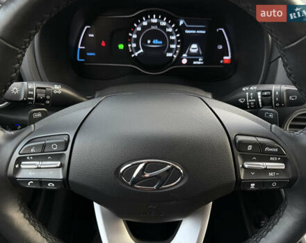 Серый Хендай Kona Electric, объемом двигателя 0 л и пробегом 36 тыс. км за 20700 $, фото 49 на Automoto.ua