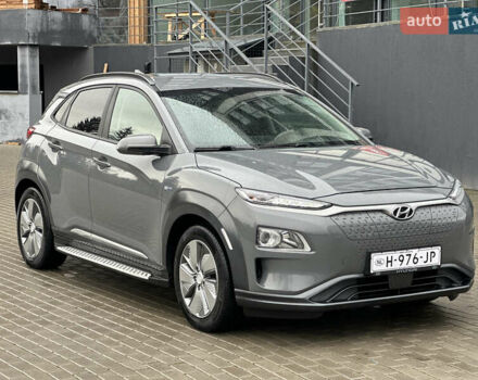 Серый Хендай Kona Electric, объемом двигателя 0 л и пробегом 158 тыс. км за 16300 $, фото 2 на Automoto.ua