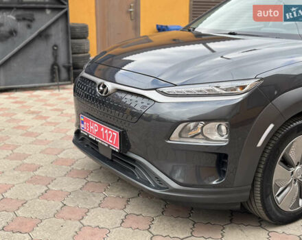 Серый Хендай Kona Electric, объемом двигателя 0 л и пробегом 106 тыс. км за 15999 $, фото 40 на Automoto.ua