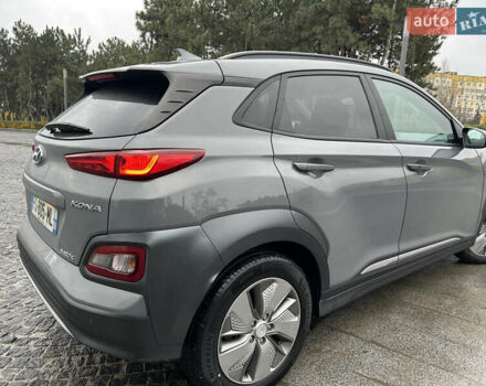 Сірий Хендай Kona Electric, об'ємом двигуна 0 л та пробігом 61 тис. км за 15780 $, фото 9 на Automoto.ua
