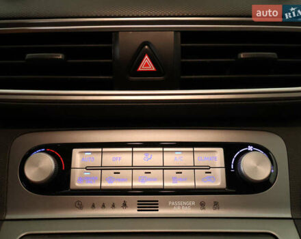 Серый Хендай Kona Electric, объемом двигателя 0 л и пробегом 155 тыс. км за 17400 $, фото 21 на Automoto.ua