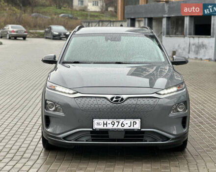Серый Хендай Kona Electric, объемом двигателя 0 л и пробегом 158 тыс. км за 16300 $, фото 1 на Automoto.ua