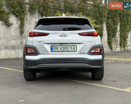 Серый Хендай Kona Electric, объемом двигателя 0 л и пробегом 26 тыс. км за 18850 $, фото 25 на Automoto.ua