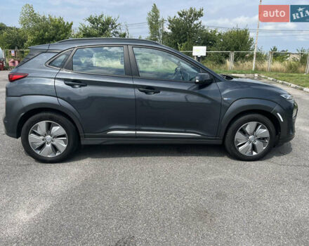 Серый Хендай Kona Electric, объемом двигателя 0 л и пробегом 49 тыс. км за 14900 $, фото 1 на Automoto.ua