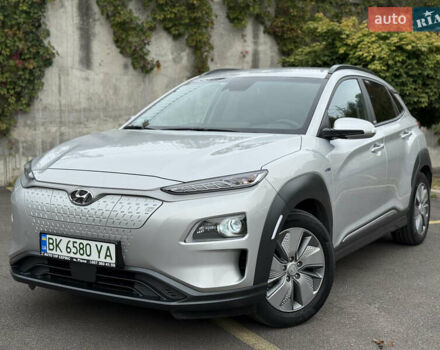 Серый Хендай Kona Electric, объемом двигателя 0 л и пробегом 26 тыс. км за 18850 $, фото 8 на Automoto.ua